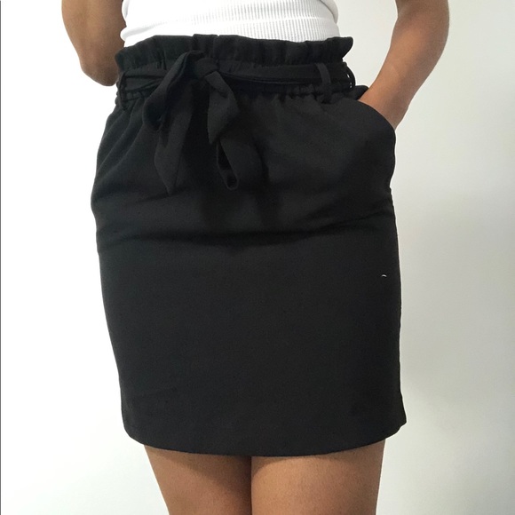 BLACK PENCIL SKIRT - Picture 1 of 3